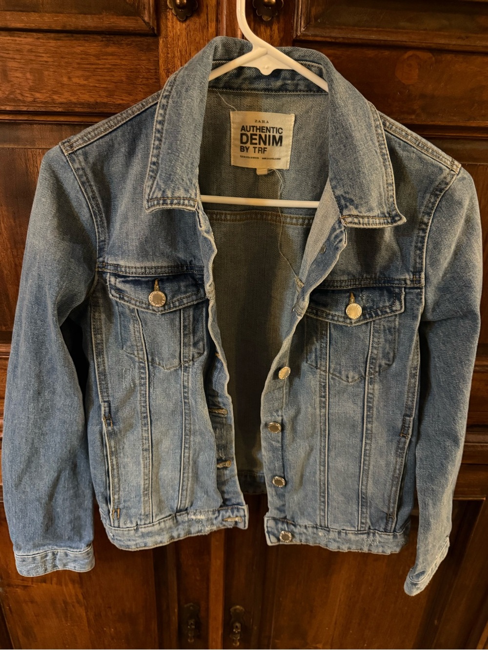 Zara Women's Trucker Jacket Sz Med Blue Distressed Button Front Denim Streetwear